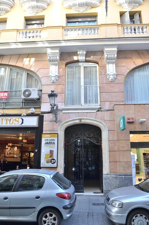 Hostal Alexis Madrid Bagian luar foto