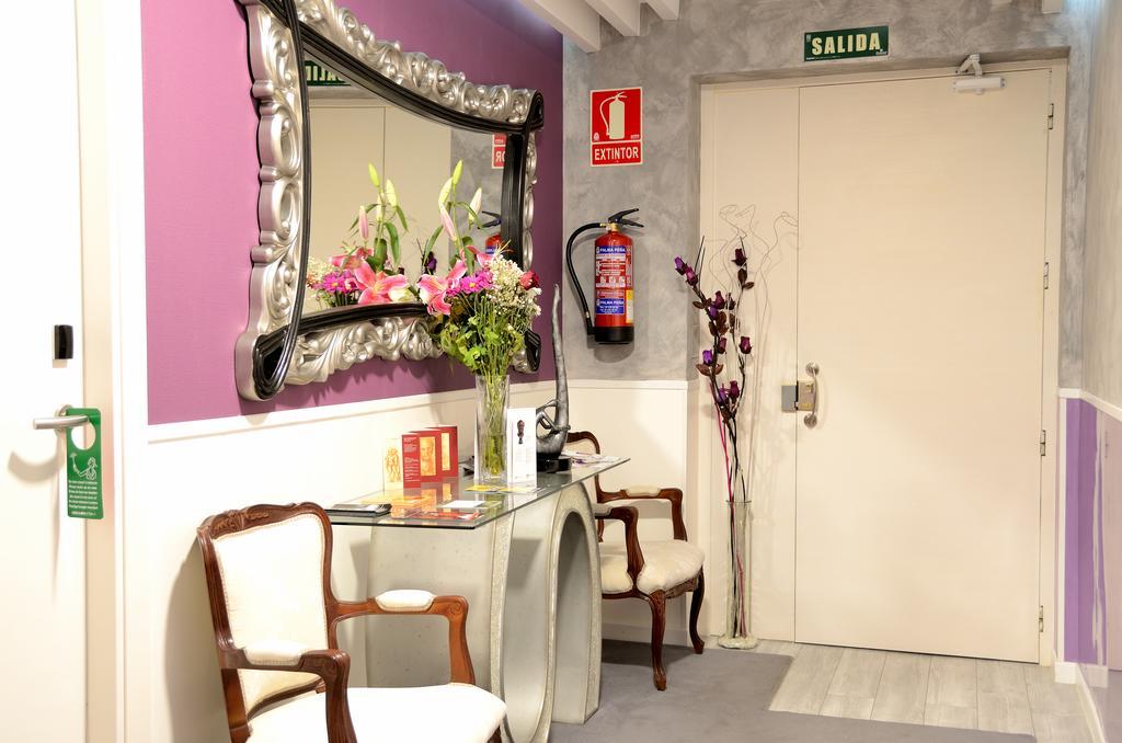 Hostal Alexis Madrid Bagian luar foto